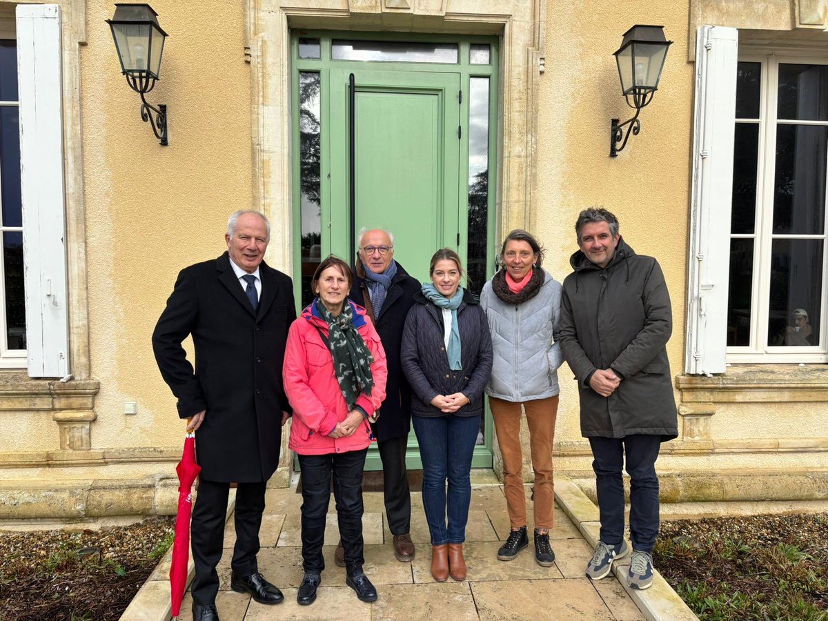 CelineImart's tweet photo. Passion Saint-Emilion ! Merci à Monsieur le maire pour son accueil dans cette ville riche de son patrimoine somptueux et de son vignoble d’excellence. 

Le secteur viticole fait face de grands défis: baisse de la consommation, agressivité des discours hygiénistes, déprise. Je porterai sa voix au niveau européen. 

Merci aux passionnés de Saint Emilion Bernard Lauret, Madame la sénatrice @flolassarade, @FranckBinard, Clos Fourtet, Blandine Benedetti