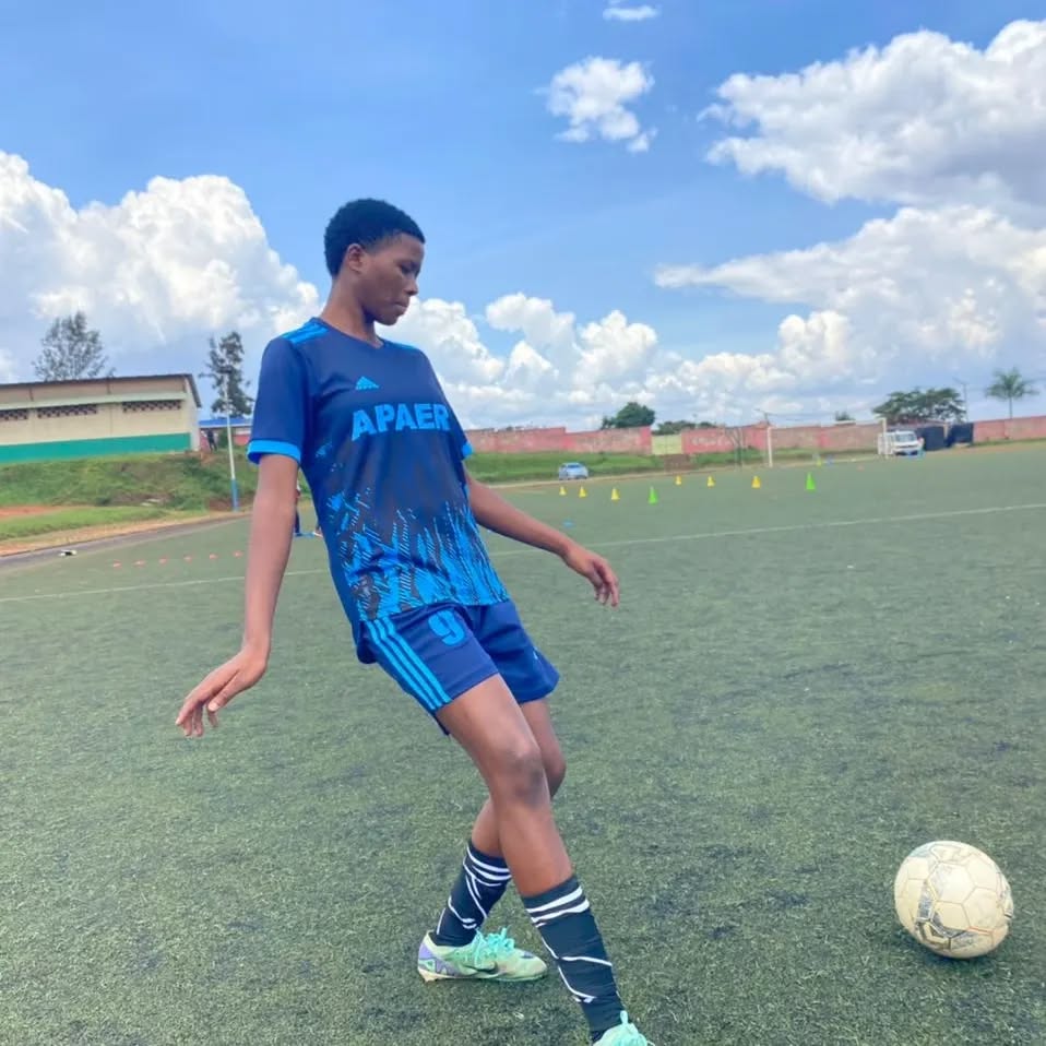 alphonsenkunda's tweet photo. #FWPL |MatchDay 10|Results
➖Saturday
-Indahangarwa 0-0 Inyemera
-Fatima 0-3 Kamonyi WFC
-Muhazi 0-0 ES Mutunda
-Rayon Sports 1-0 APR WFC
➖Sunday
-Police 0-3 Bugesera
-Forever 0-1 AS Kigali
Police WFC yatewe mpaga kubera kubura abapolisi abacunga umutekano ku kibuga https://t.co/C8Q3EujEKP