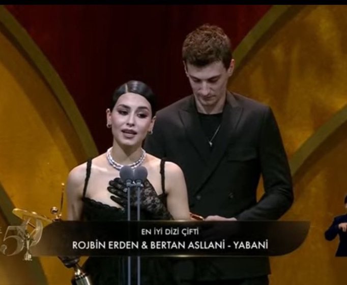 Şaka gibi en cringe dizi çiftinin en iyi dizi çifti ödülü alması
#pantenealtinkelebek