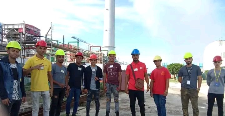 UniversidadMoa's tweet photo. La formación continua de los estudiantes de ingeniería mecánica, vinculada directamente a la industria electroenergética, constituye un pilar fundamental en su desarrollo profesional. #SomosUMoa #UniversidadCubana https://t.co/AJy2JWpj7O