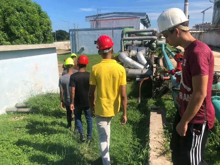UniversidadMoa's tweet photo. La formación continua de los estudiantes de ingeniería mecánica, vinculada directamente a la industria electroenergética, constituye un pilar fundamental en su desarrollo profesional. #SomosUMoa #UniversidadCubana https://t.co/AJy2JWpj7O