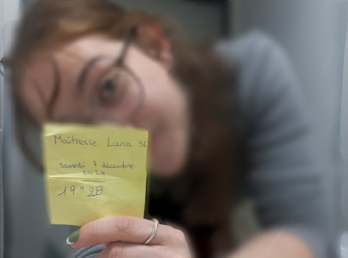 maitresse_feetL's tweet photo. je suis ta déesse, tu n'es rien.
tu me dois au moins 10€ si tu veux de l'attention. 
je n'ai pas d'égale et tu me dois tout.
bref, tu es ma chose https://t.co/9ny2GTpo83