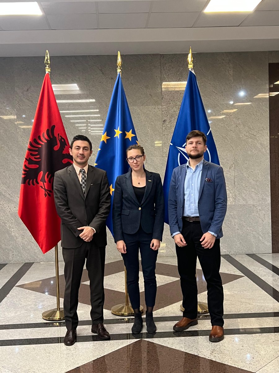EndritYzeiraj's tweet image. 🇦🇱🤝🇵🇱 A fruitful meeting with Tomasz Frączkiewicz, Chargé d&apos;Affaires, and Agata Koziej from @PLinAlbania. 

🇪🇺 Poland strongly supports Albania’s #EUIntegration. From #tourism to #trade, it’s time to strengthen ties between our #businesses!

#AlbaniaPoland #Cooperation