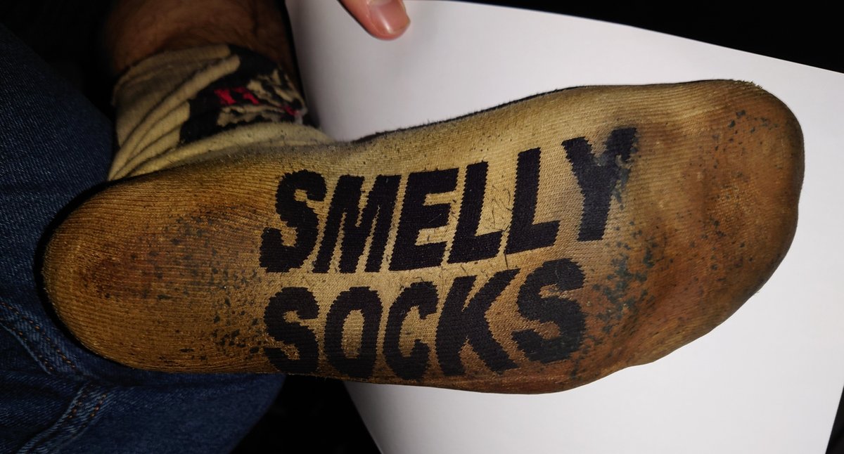 How about a quick and dirty update for today, hm?
Been a while since I've taken some up-to-date shots of my socks and you guys can bet I'm still working them hard.

That said.. who's gonna come rub my feet? Just know your fingers won't smell the same for at least a week after..