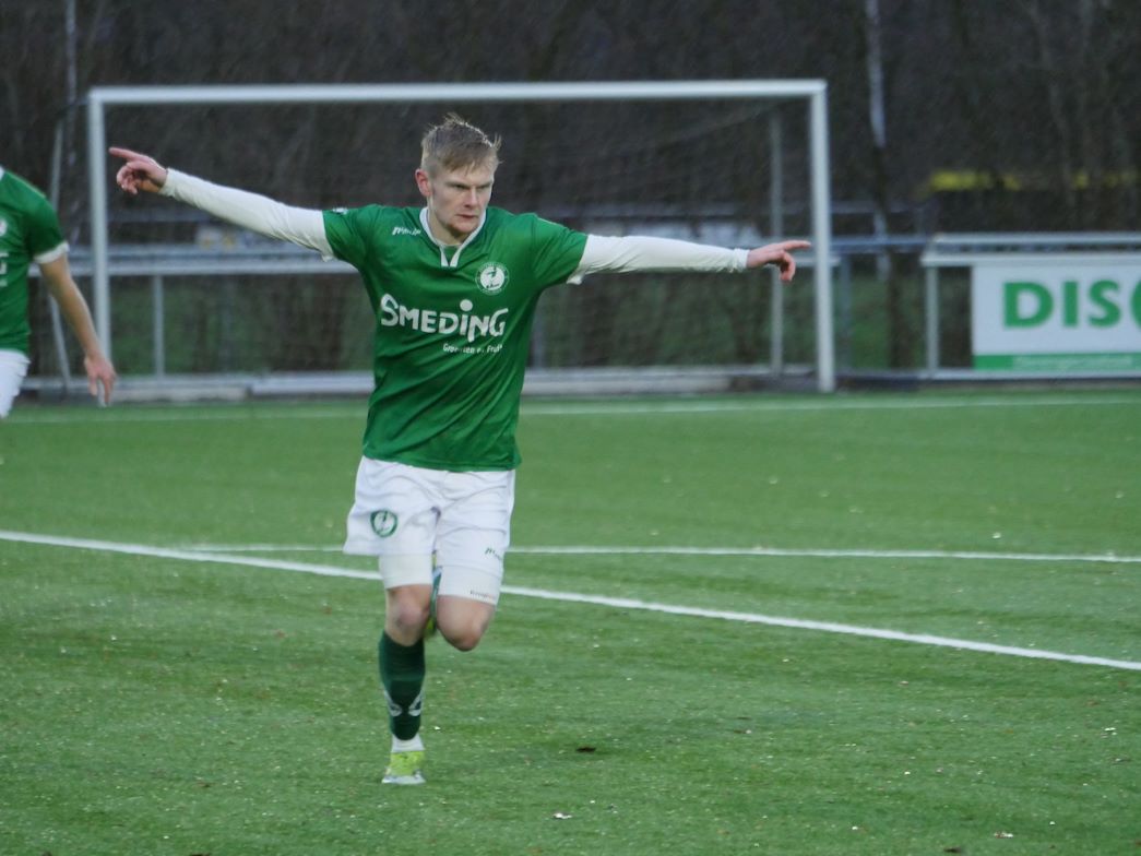 Zeerobben geeft drie punten uit handen
Met foto's van Bert Drent <a href="/ZeerobbenTweets/">zmvv Zeerobben</a> : harlingenboeit.nl/nieuws/zeerobb…