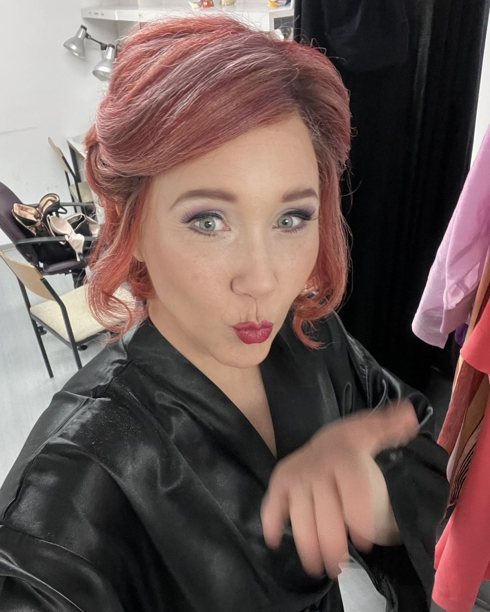 heather_soprano's tweet photo. Elixir #3 tonight @StaatstheaterDA …I’m feelin’ this red hair. Time for a change? Maybe?! ;) 👱🏻♀️-> 👩🦰? toi toi toi tutti! 💋💋💋
.
#lelisirdamore #adina #redhead #italianopera #soprano #opera #operasinger https://t.co/x2Z1Ajkpca