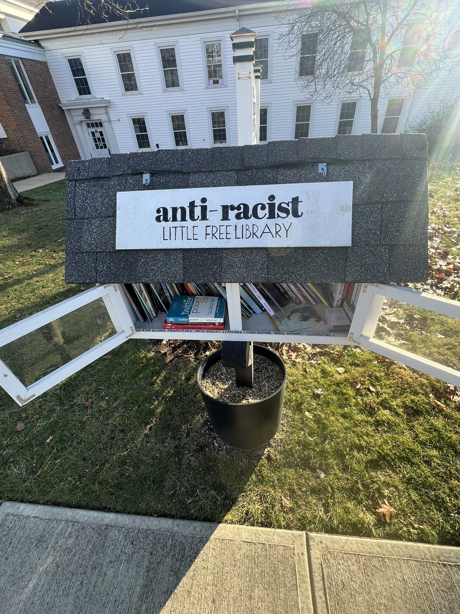 brett_art22's tweet photo. Imagine a world where every corner has a Little Free Library spreading the message: Make Love Not Hate.
Let's share books, ideas, and kindness.
Share this post to help make reading accessible to everyone!
#LittleFreeLibrary #MakeLoveNotHate #CommunityLove https://t.co/InJSjaiHxL