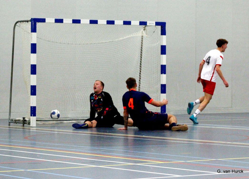 @VanSteeOffshore zaalvoetbal competitie 06-12-2024: harlingenboeit.nl/nieuws/van-ste…