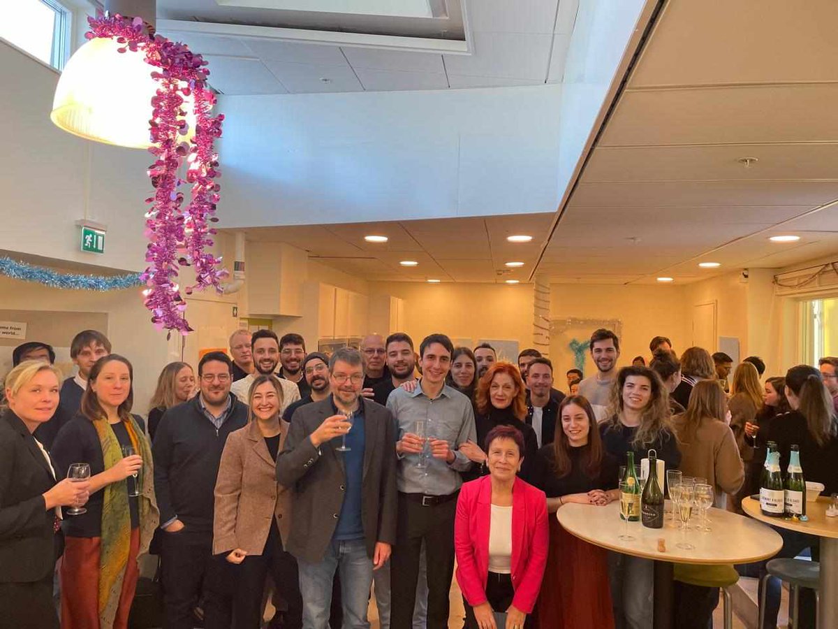 Vassilis Glaros (@vassilisglaros) on Twitter photo Last week I defended my PhD work on B cell fate decisions and B cell memory formation conducted in <a href="/TKreslavsky/">Taras Kreslavsky</a> lab at KI! Many thanks to my opponent Michelle Linterman (@LintermanLab) and my committee members for the fantastic discussion, and to all attendees for their support! Last week I defended my PhD work on B cell fate decisions and B cell memory formation conducted in <a href="/TKreslavsky/">Taras Kreslavsky</a> lab at KI! Many thanks to my opponent Michelle Linterman (@LintermanLab) and my committee members for the fantastic discussion, and to all attendees for their support!