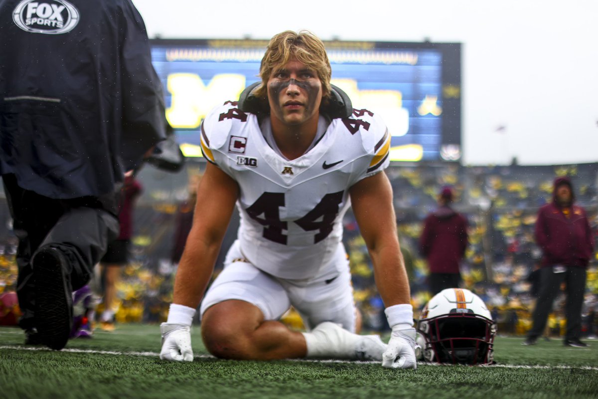 TylerStolsky's tweet image. Redshirt Sophomore 
MLB/OLB, #44 
33 tackles, 22 solo 
2.5 TFL, 1 sack, 1 PBU 
2 years of eligibility