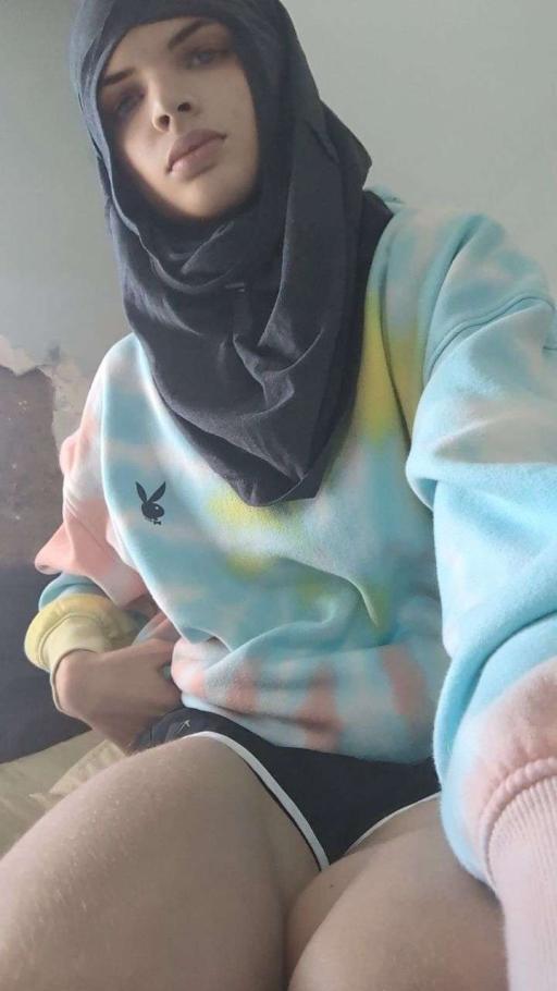 SissyMuslimRose's tweet photo. @Lord_Royal2 This is the future all whites want and deserve https://t.co/U41SpJLJGV