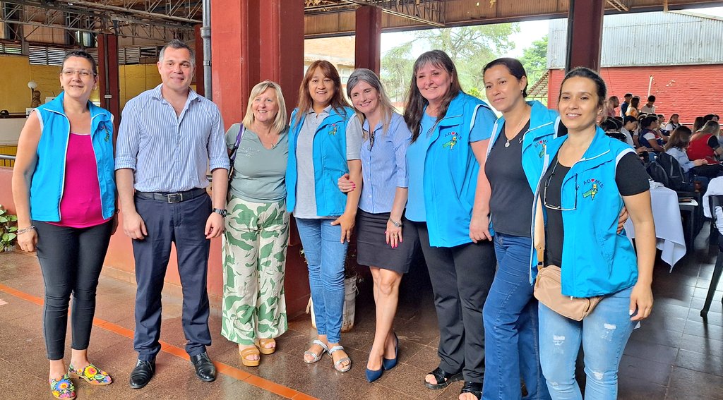 1ra. Semana de diciembre con Jornadas de cierre de la Actualización Académica F.APE. <a href="/CGEMisiones/">CGE Misiones</a>
Gracias Directivos, Docentes y Estudiantes por el esfuerzo. 

¡Gracias Intendentes <a href="/negromacdonald/">Juan jose Mac Donald</a> <a href="/eugeniasafran/">María Eugenia Safrán</a> <a href="/irominafaccio/">Ingrid Romina Faccio</a> por acompañar!
<a href="/grillo141/">Ruben Dario</a> <a href="/cjdechat/">Christian Dechat</a> <a href="/udpm_misiones/">UDPM</a>