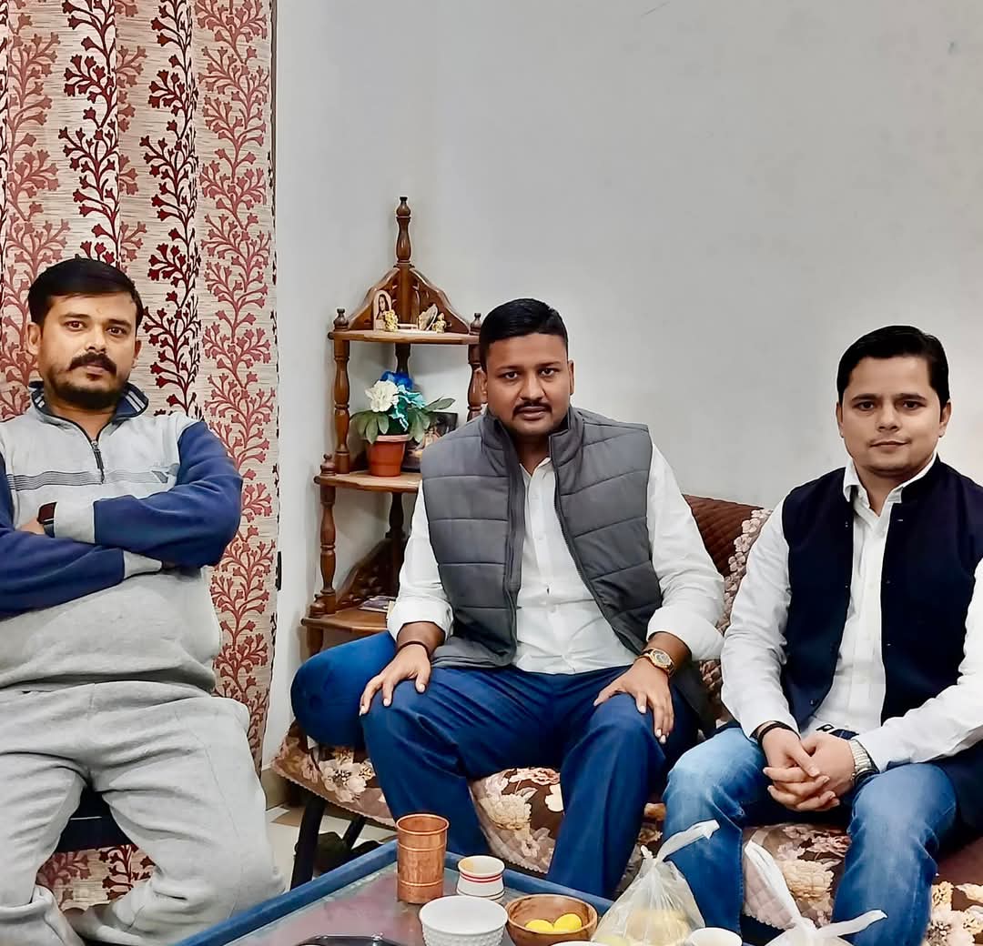 Rahul_atiksh's tweet photo. आदरणीय भइया श्री @ianubhavdwivedi जी, प्रदेश उपाध्यक्ष भाजपा(युवा मोर्चा) एवं श्री तरुण तिवारी जी का सानिध्य। https://t.co/paORR7uX3o