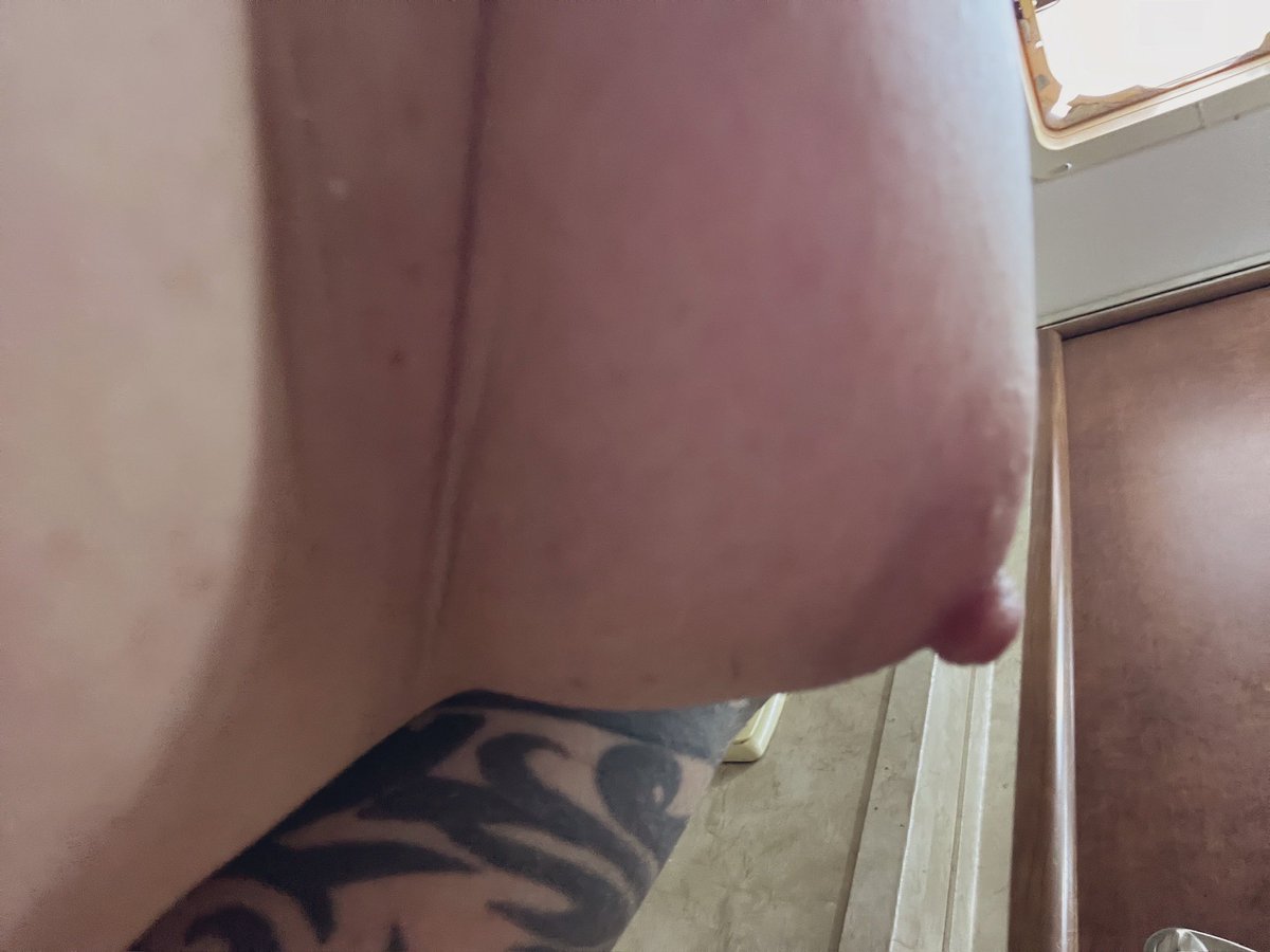 ThatFemGirlRea's tweet photo. My boobies after 2 years on #Hormones #Mtf #Trans 
I am hoping for more growth and bigger nipples https://t.co/gP7QeYmira