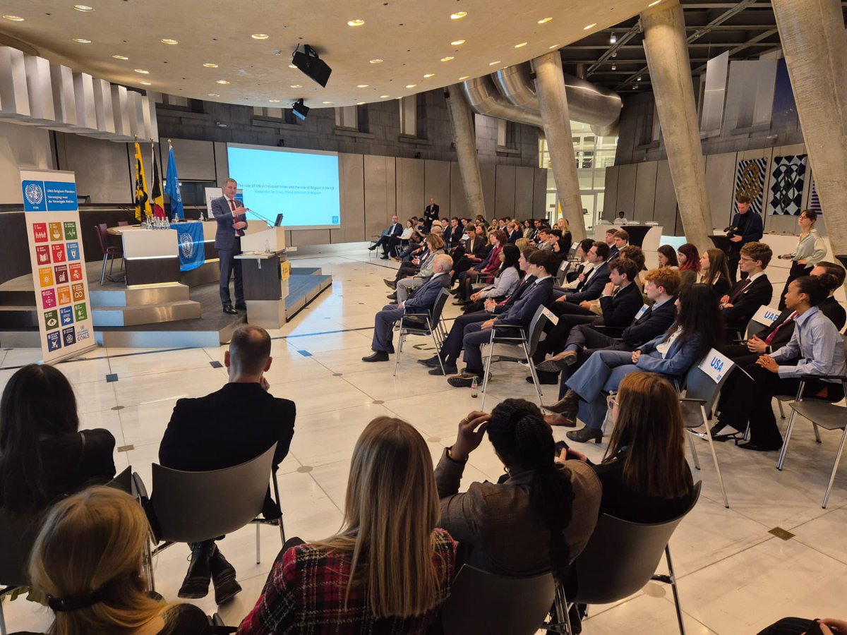 MaximeMorren's tweet photo. These past 4 days, I mentored students at the interuniversity UNYA negotiations. Watching their growth, creativity, and teamwork in action was inspiring. I’m
honored to have been part of the @UAntwerpen team, led by Prof @DavidCriekemans, and to have met wonderful colleagues. 🙌 https://t.co/JnNpMev2Qm