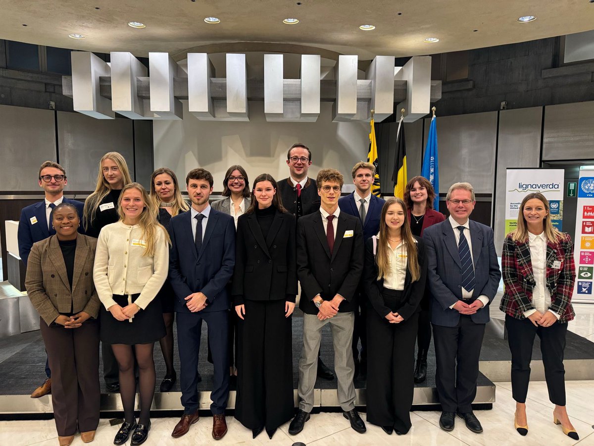 MaximeMorren's tweet photo. These past 4 days, I mentored students at the interuniversity UNYA negotiations. Watching their growth, creativity, and teamwork in action was inspiring. I’m
honored to have been part of the @UAntwerpen team, led by Prof @DavidCriekemans, and to have met wonderful colleagues. 🙌 https://t.co/JnNpMev2Qm