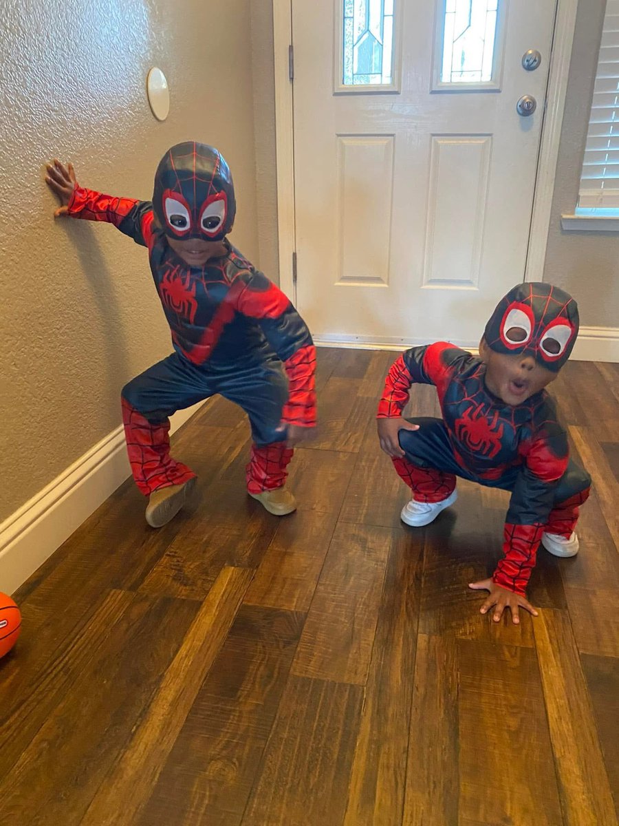 DwThaRbGuru's tweet photo. When I see my sons I see Greatness…….You can’t change the genes. PERIOD!! just wait until my twins hit 5/6 years old……#WrightLegacy @dboommin32 https://t.co/M8v8JXwMnF