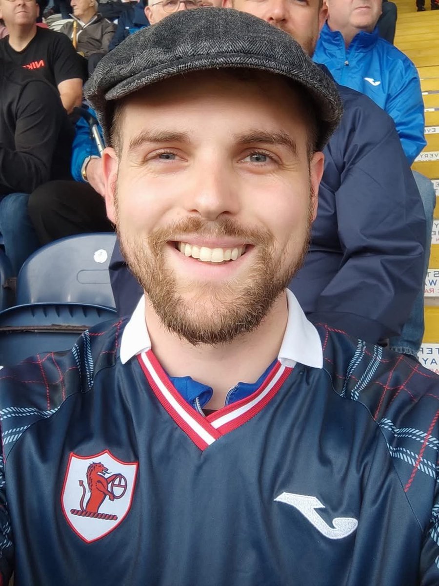 soraithband's tweet photo. Meet the Squad  ⚽

Sandy Power
Age: 34 
Position: LM/LWB
Sandy is most known for fronting dreamy alt-rockers @cfchasemusic  Sandy sings and plays guitar and drums on the track, as well as mixing and producing. 
Favourite Rovers Growing Up: Danny Lennon, Paquito.

1/2 https://t.co/iWN70fppgu