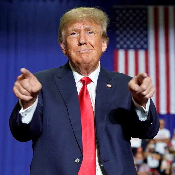 hakanchelik's tweet image. Bu arada Trump&apos;ın yeni dönemiyle ile birlikte #USEXIT konuşulmaya başlanacak. Trump Avrupalıların savunma harcamalarında taahhütleri yerine getirmemesi durumunda ülkesini NATO&apos;dan çıkarabileceğini açıkladı. Trump&apos;ın başkanlığı Avrupa için kesinlikle zor bir dönem olacak.