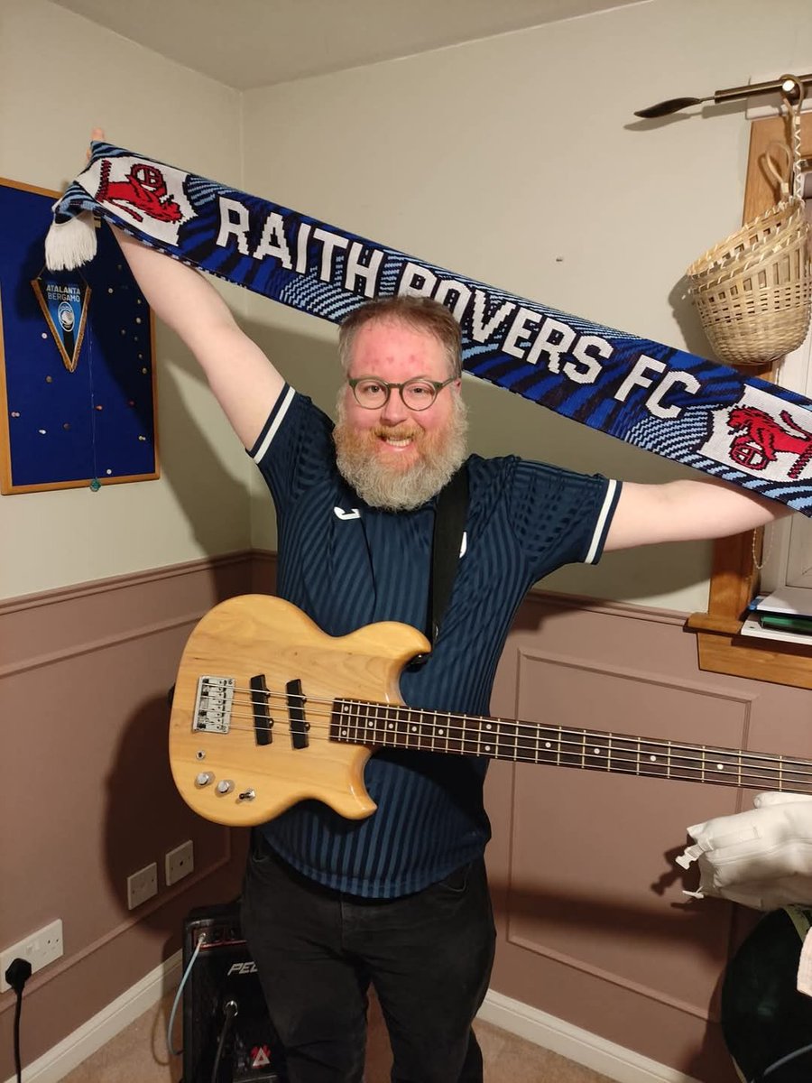 soraithband's tweet photo. Martyn Rollo 
Age: 37 
Position - Utility Player
Martyn came through the same youth academy as Sandy and played bass on the track. Martyn is the creative force and frontman for epic shoegazemo combo Toy Hospital. 
Favourite Rovers Growing Up: Gordon Dalziel, Colin Cameron

2/2 https://t.co/csMpGrmsxo