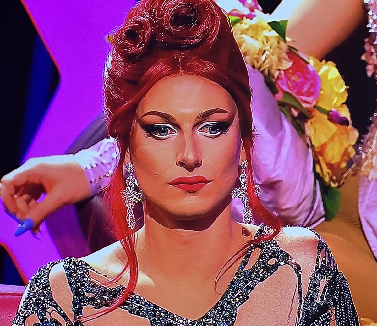JoeSerradell's tweet photo. Como que no es hoy la final de #DragRaceES ? Yo ya me había arreglado y todo! #DragRace #TeamLeCoco #España 
@DragRaceEs https://t.co/Nl9blS6gWk