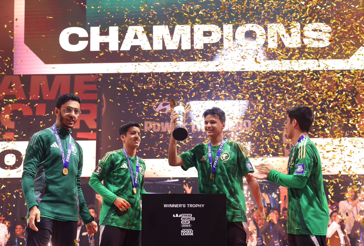 SaudiNT's tweet photo. رحبوا معنا بأبطال العالم ROCKET LEAGUE 🏆🇸🇦
#FeWCRL https://t.co/tGogmKkBvc