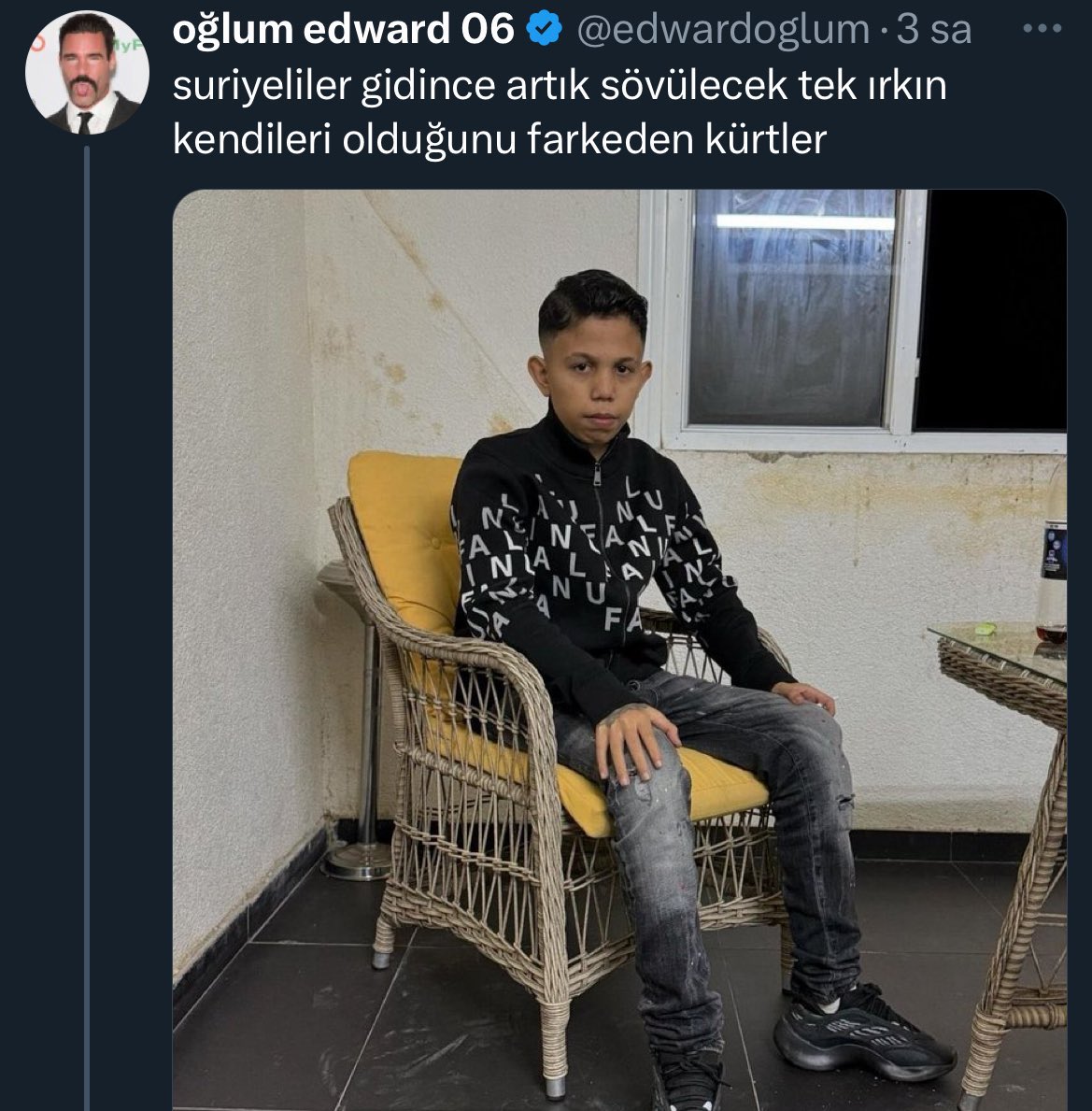 Bu paylaşım 40 bin beğeni alıyorsa, kimse bana bu ülkede herkesin eşit olduğundan bahsetmesin.

Bu ülkede Kürt sorunu yok, Kürt düşmanlığı sorunu var.