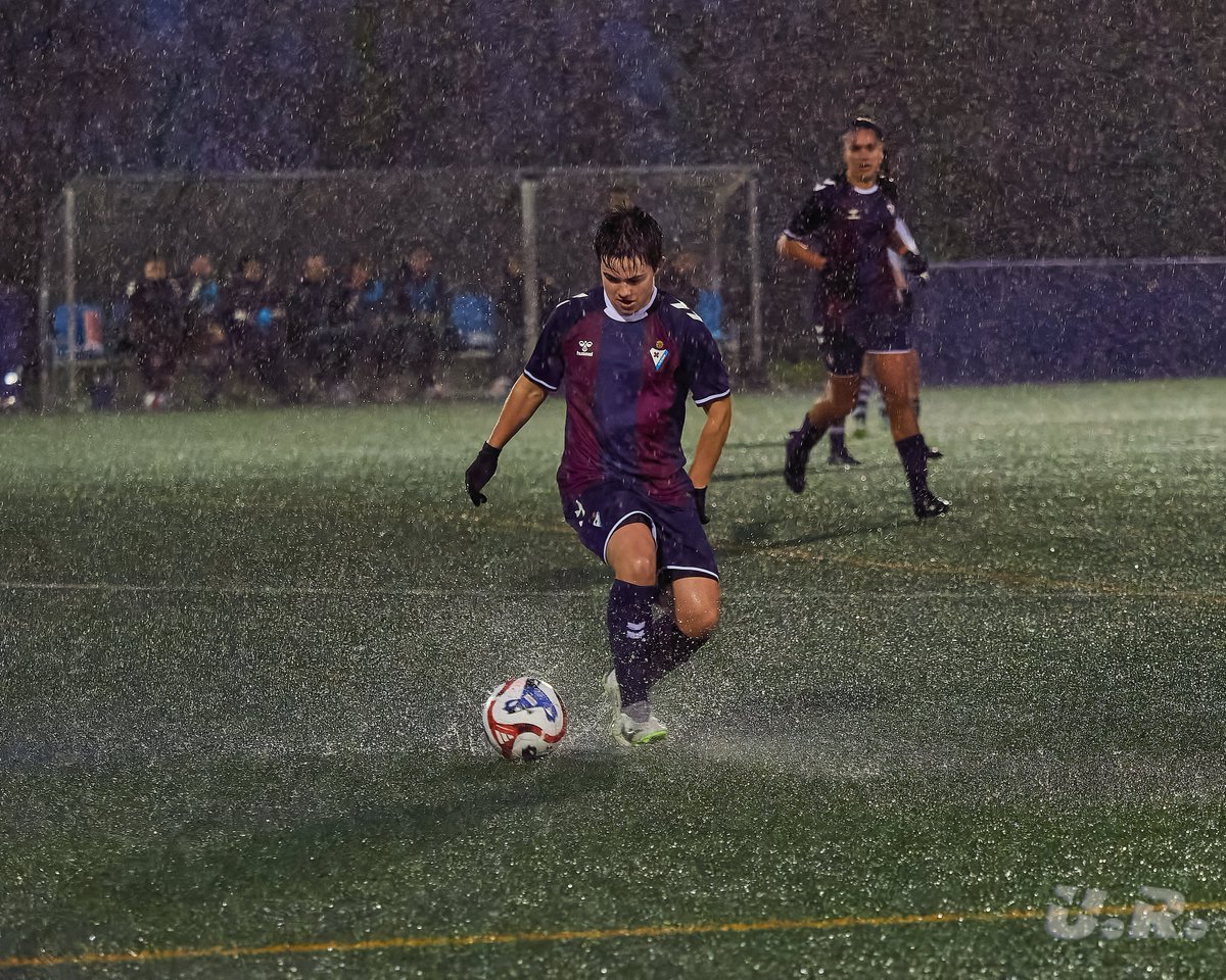 Gorriteandounpo's tweet image. Lluvia, frio, granizo .......... y estas 22 valientes luchando hoy en #unbe.
Gora Eibar!!!!!
💪💪💙❤️💙❤️💪💪