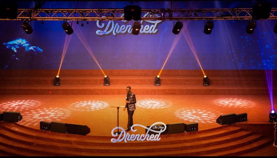 RuissyD's tweet image. I am ready to be drenched again!!!!!!!
#thefeast24
#drenched 
#thenew