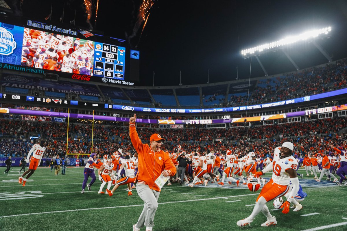 ClemsonFB's tweet photo. 1️⃣4️⃣ straight years with a postseason win. 

Uncommon 🐅🏆 https://t.co/zCCAwnUs4r