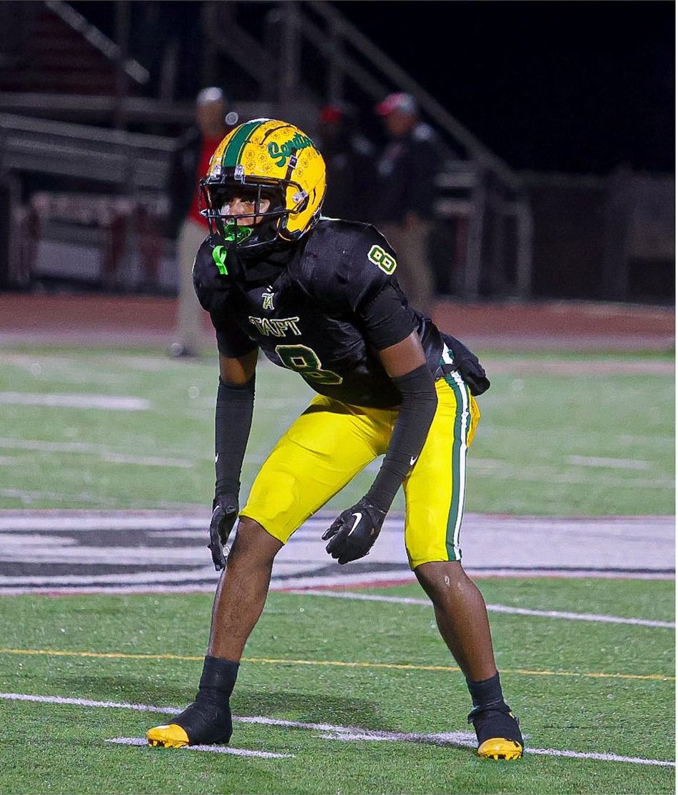 Junior Year full season highlights!🚨 
All conference db🏆 
Regional champs🏆🏆 
State semifinal contender !  
2x defense player of the game.
(Versatile DB,Nickel )
6'0 175 
stats   
1 Int
10pbu's
121 Tackles
67 Solo 
 54 assists
21 TFL
2ff  
6fr 
2 sacks 
hudl.com/v/2RBr53