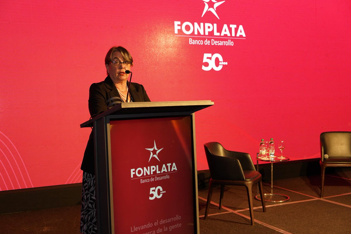 En FEDESUD seguimos acompañando las celebraciones por el 50º aniversario de FONPLATA - Banco de Desarrollo, un hito que refleja cinco décadas de trabajo!

Marina Cantera, Presidente de FEDESUD estuvo presente este 3 de diciembre, cuando FONPLATA celebró su aniversario en Uruguay