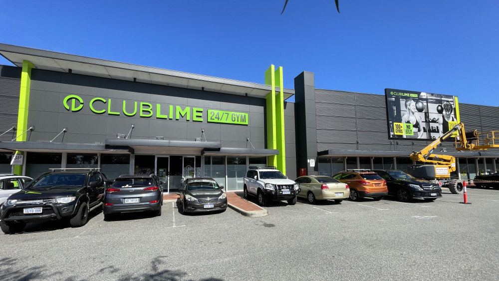 MM_Signage's tweet photo. Description: External signage - Club Lime, Mandurah, WA #branding #signage #externalsignage #gym #getfit https://t.co/ejA6S3LqW7
