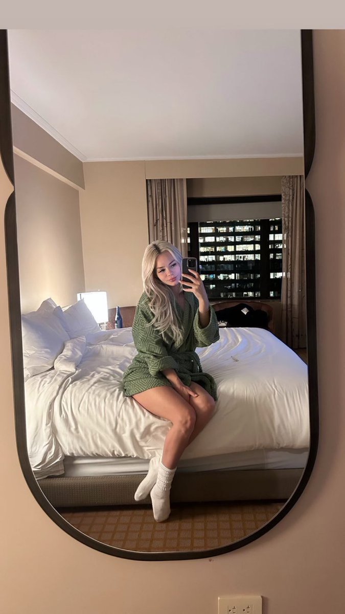 DrDark2024's tweet photo. Do you wish you could be in this room with me? 

Do you wish you were kneeling in the corner, naked, locked, eager to clean me up after I’ve been thoroughly fucked? 

You need cuck therapy. 

£50 to be my pet wimp

Findom Catfish HumanATM Cuck Homewrecker scamkink https://t.co/yzBrAhexk0