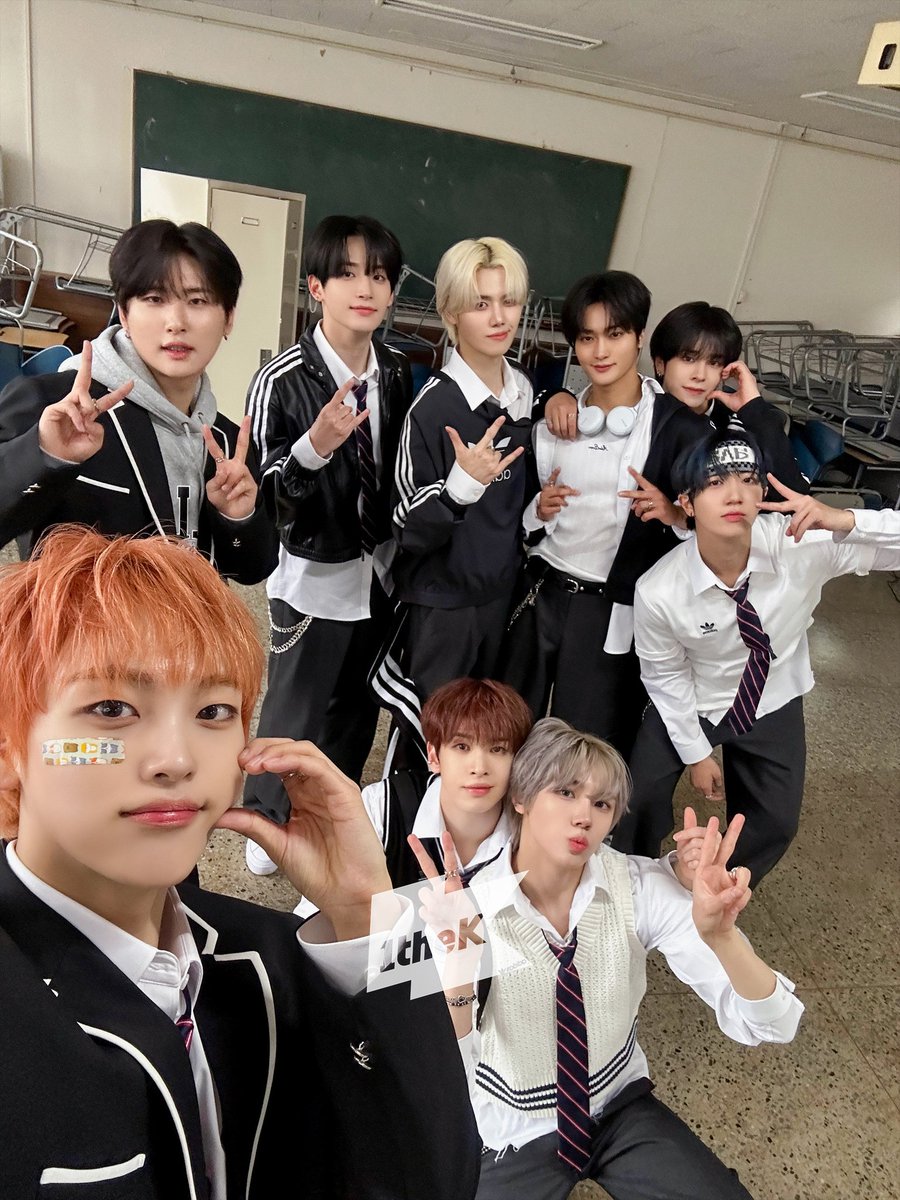 cravityvzla_'s tweet photo. ➭ TWITTER ( 071224 – 1theK ) : Fotos de #CRAVITY en “Dance Society” publicadas en la cuenta de 1theK.

© 1theK https://t.co/o30HsCnWWI
