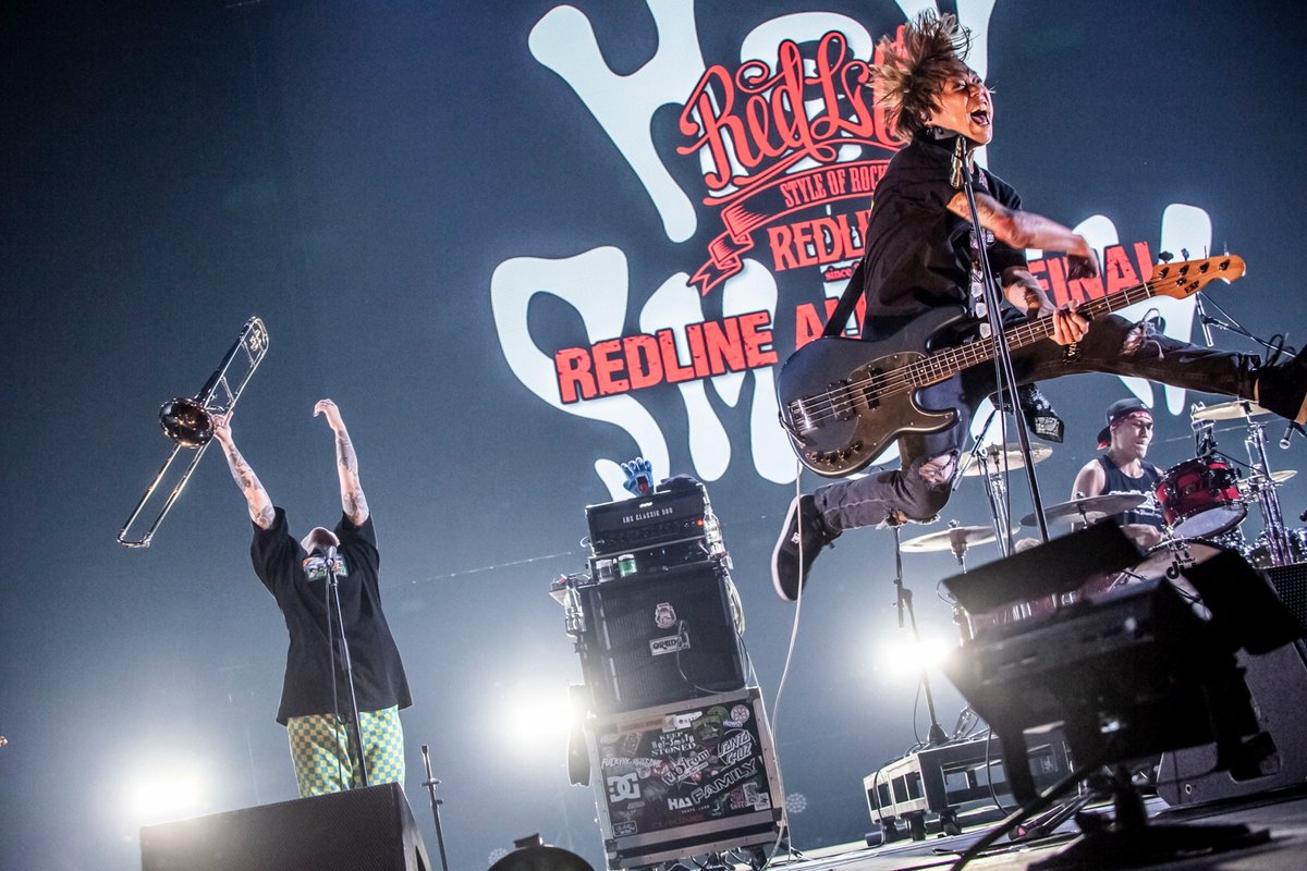 HEY_SMITH_Japan's tweet photo. 12/8(日) 幕張メッセ 国際展示場 9-11ホール
“REDLINE ALL THE FINAL”
photo by @HayachiNne https://t.co/ef5EqolkWS