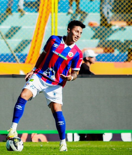 Bryan Tamacas fue el último en llegar y se puso en duda su compromiso por su pasado albo. 

🔴 Llegó lesionado y se perdió casi toda la fase regular. FAS le tuvo paciencia. 

🔵 Responde con su vuelta a la titularidad y provoca el PENALTI que dio el boleto a semis. 

FIGURA ✅