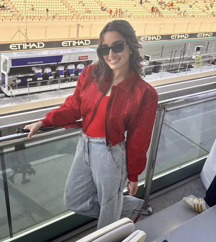 “for a change, i’m not the one driving a super car today”
-shraddha the boss kapoor