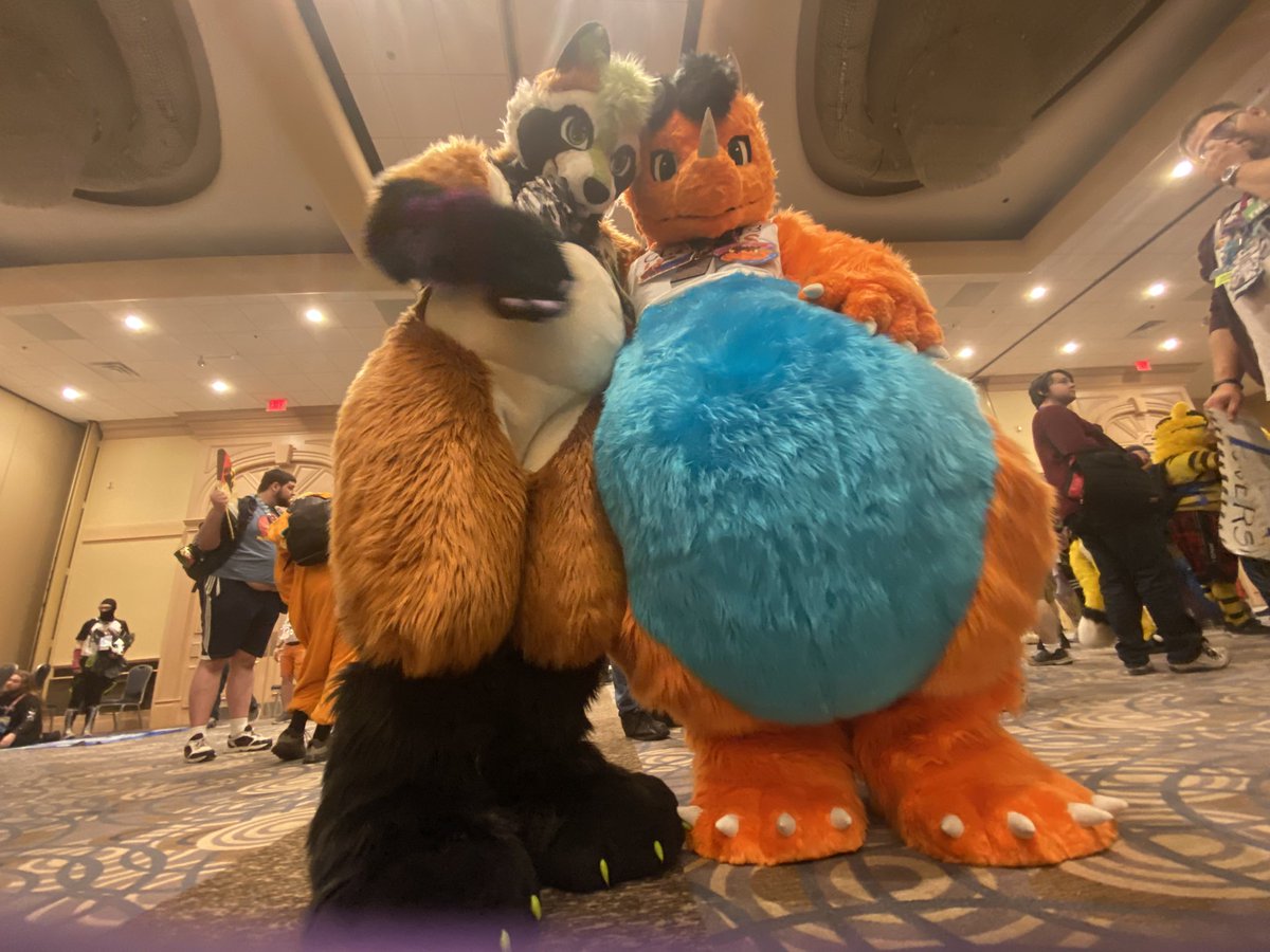 Thank you everyone who came and said hi to me last night at the meets

It was amazing seeing so many fans and meeting so many amazing people!