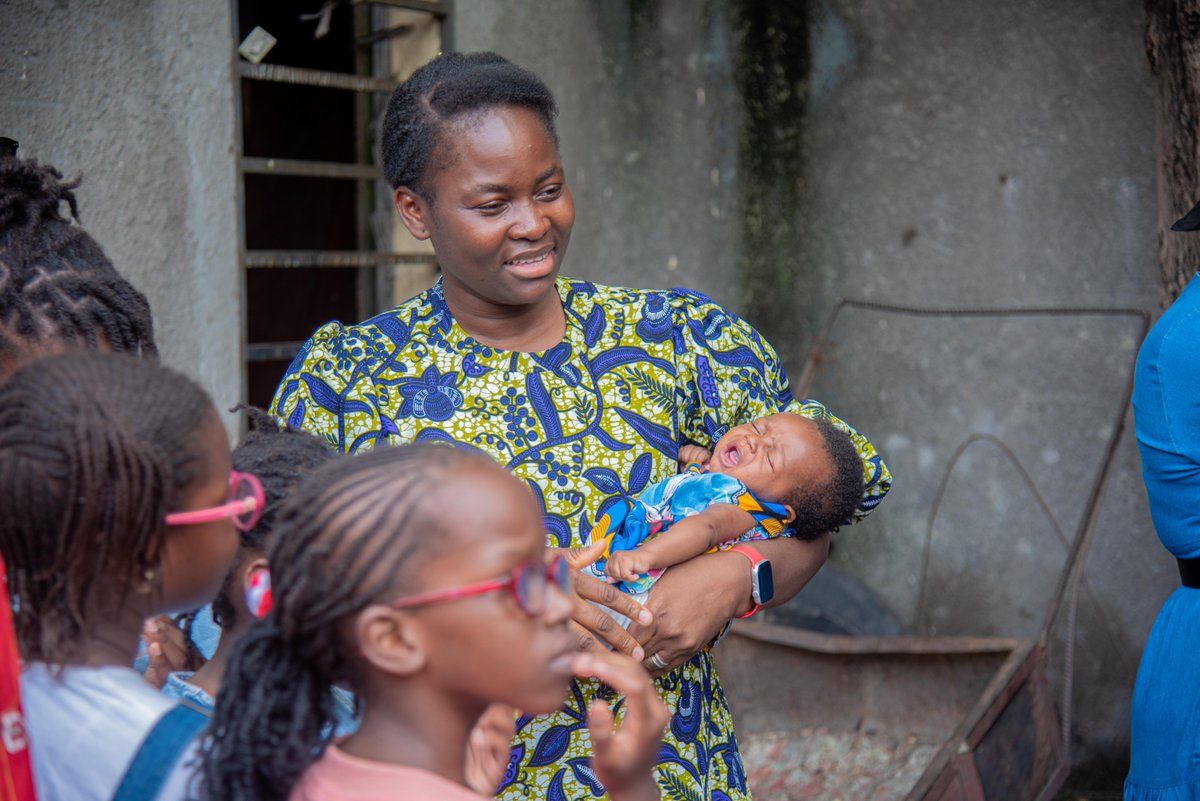 JudithTsasa's tweet photo. Le plus petit geste est toujours mieux que la plus grande des intentions. Ravie d’avoir, une fois de plus, communié avec nos enfants qui sont hébergés à l’orphelinat Marie-Marthe à N’Sele.

Merci à maman Raïssa Tombola et à Dr. Matsi Ndelo 🥰

Avec l’aide de Dieu. #TsasaEduc https://t.co/70r07I1P28