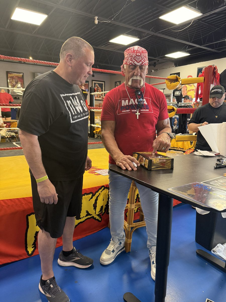 bnbwvu33's tweet photo. @HulkHogan I was able to achieve a dream and meet the Hulkster this weekend in Orlando. I have never seen a more kind, considerate, &amp; compassionate person who made time and was patient for everyone. Thank you to everyone in charge as it was an exceptional experience!!! #nwo4life https://t.co/hkdXzWGUda