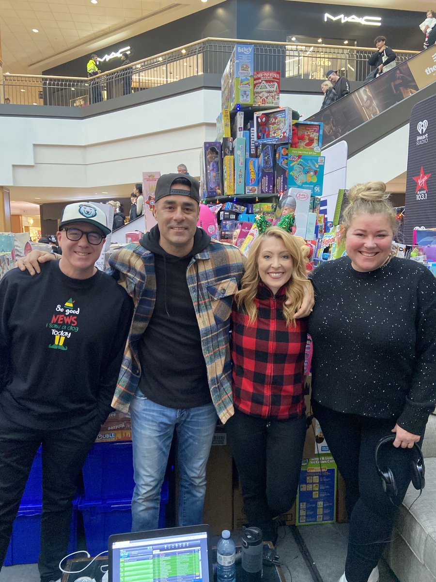 ColleenCTV's tweet photo. Always so fun when the gang gets together for โฆ@TSAPrairiesโฉ #ToyMountain. Toy donations are still being accepted at Scotiabank and Toys โR Us locations, or online cash donations through the Toy Mountain link near the top of the @ctvwinnipegโฉ website.๐๐
๐งธ๐ https://t.co/IjxP0Ub49d