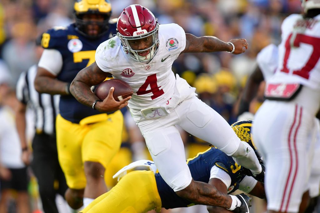 CFBReport's tweet photo. 2024 Rose Bowl rematch 👀, Alabama will take on Michigan in the ReliaQuest bowl 🔥 https://t.co/stOhA2zrBY