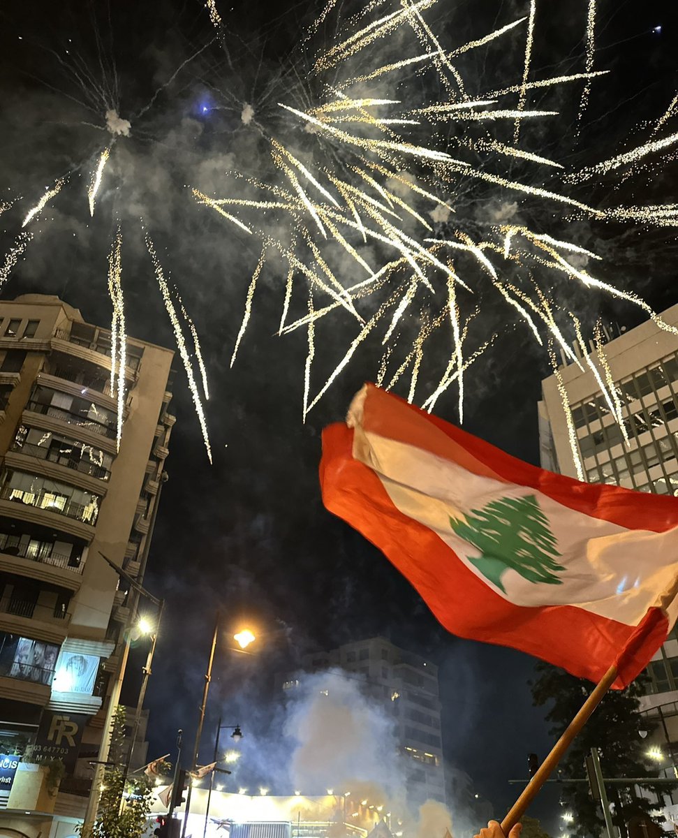 MichelBouzeid's tweet photo. كنا نخاف من الأحلام الحلوة يجي بعدها كوابيس.. اليوم الخوف سقط والحلم رح يستمر  بسقوط أكبر كابوس مرق على #لبنان
#سوريا_حرة
#ما_كنا_رجعنا_من_زمان https://t.co/WQaOWNvvUO