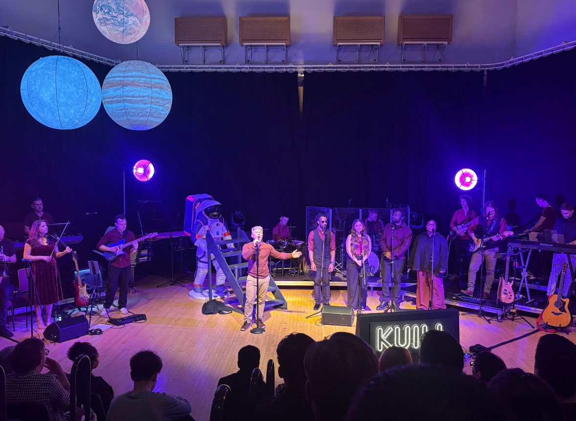 sharonhem1's tweet photo. @GaryBarlow ❤️ Alex played on stage in front of a sell out press night last weekend for Kuill’s new album #fragilecreatures in Leeds ❤️🥁 He was so proud ❤️ Maybe one day he could play on stage with you too? He’ll keep praying 🙏 #GBsongbooktour2025 https://t.co/1Pu3x97Wz2