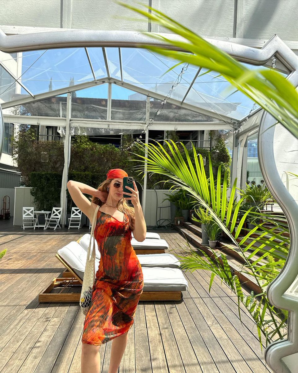 Who said summer has to end? We love a poolside Sunday Funday.