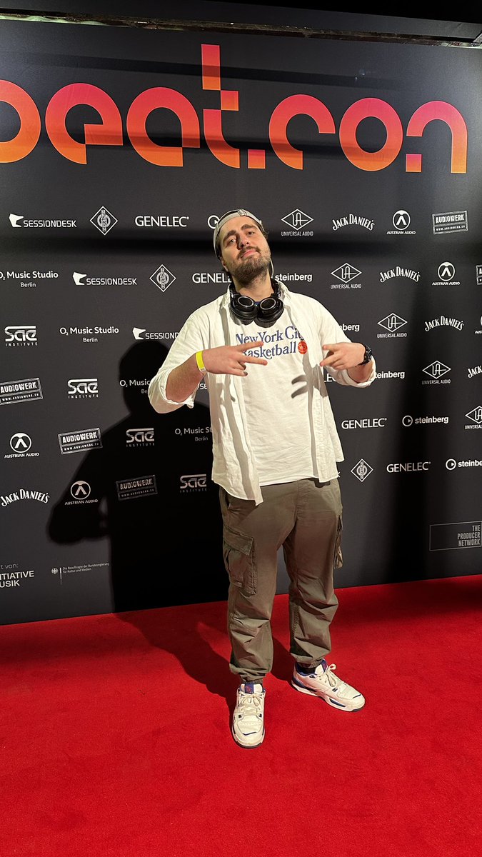 fabianmasafa's tweet photo. Dit is Berlin! | #photodump of #beatcon / #beatcon24 / #beatcon2024 | #MasafaProdzctionzz / #MasafaProdzz / #Masafa https://t.co/lJ1EjdBbzr