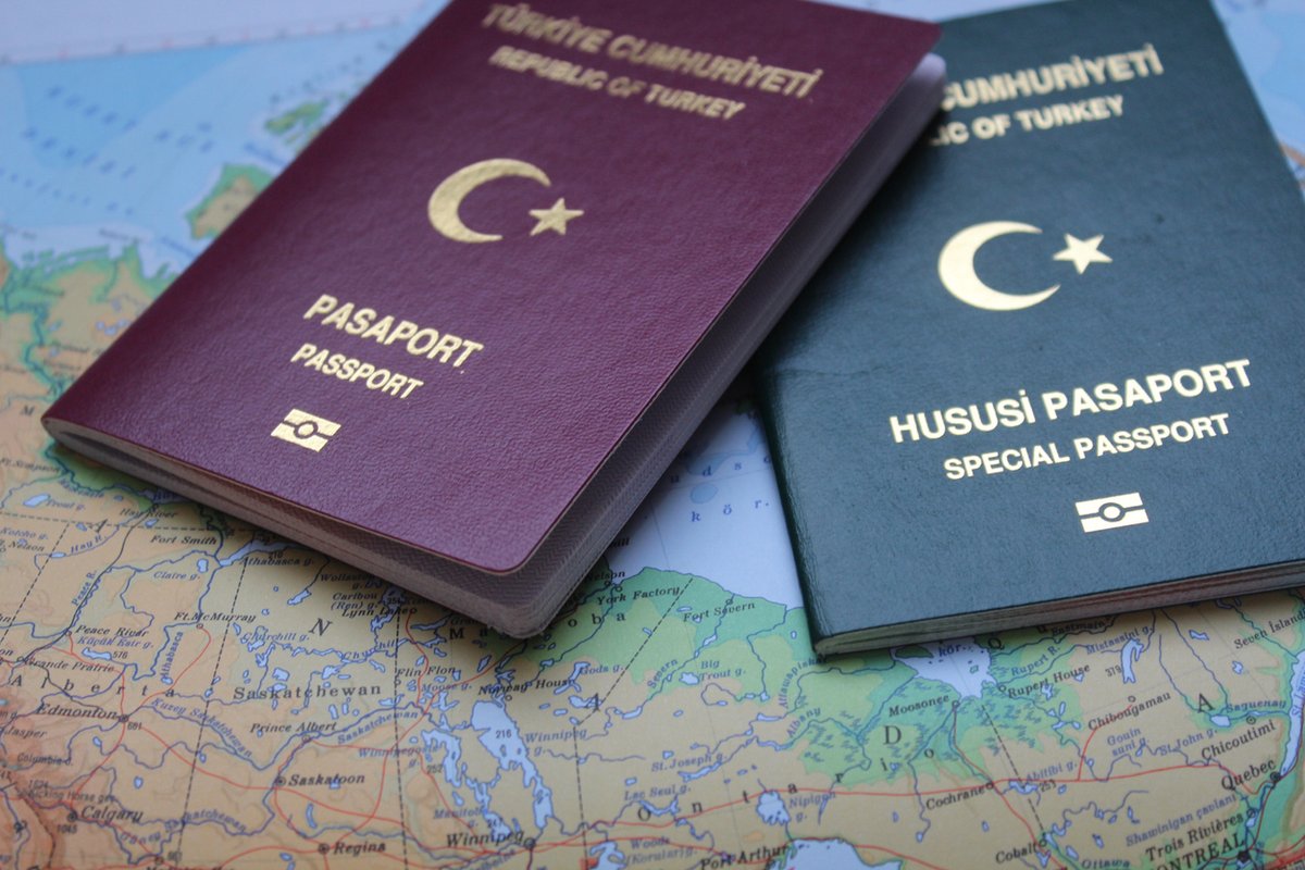 teknosilimocom's tweet photo. Pasaport almak isteyenler için adım adım rehber! Türkiye'de pasaport başvurusu nasıl yapılır? İlk adım randevu almak. Randevu için: https://t.co/kBW5fiOLiL adresine girin veya Alo 199'u arayın. #pasaport https://t.co/otEKYlrO5J