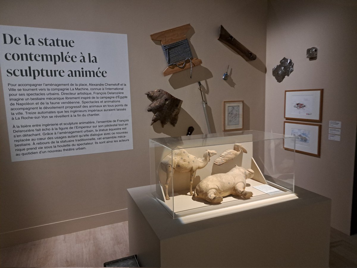 anne_sicard's tweet photo. "Au coeur d'une ville impériale", une passionnante exposition à découvrir au #Cyel, avec des œuvres en provenance du @MobilierNat, du Musée des Beaux-Arts de #Rennes, de @lamachinefr, des #archives départementales de la #Vendée et de prêteurs privés https://t.co/l3OjNKkz0a