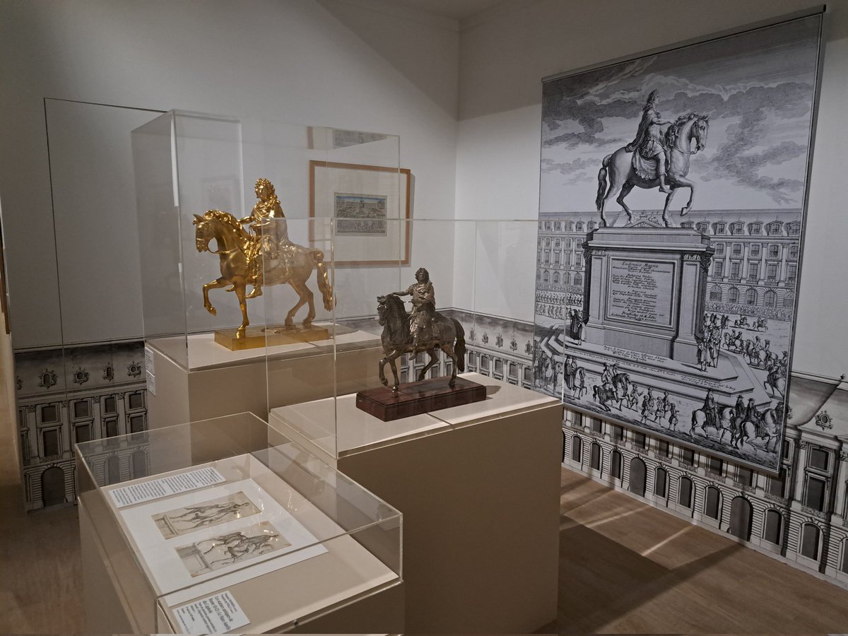 anne_sicard's tweet photo. "Au coeur d'une ville impériale", une passionnante exposition à découvrir au #Cyel, avec des œuvres en provenance du @MobilierNat, du Musée des Beaux-Arts de #Rennes, de @lamachinefr, des #archives départementales de la #Vendée et de prêteurs privés https://t.co/l3OjNKkz0a